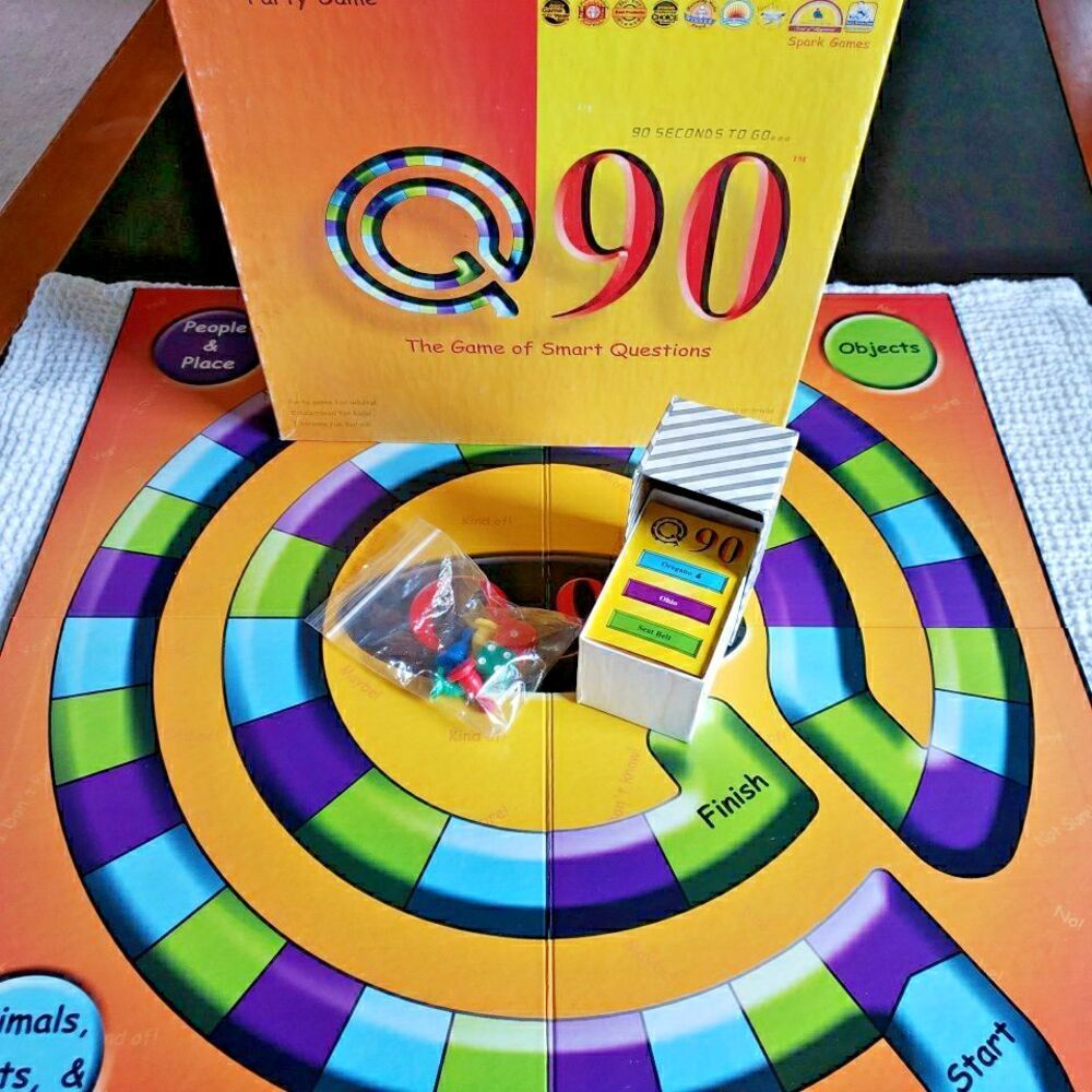 Q90 The Game of Smart Questions Board Game Spark Games Party Trivia Fun COMPLETE